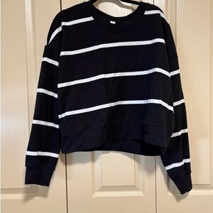 Lululemon Oversized Cropped Crewneck Sweatshirt Black White Stripe Size 12